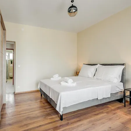 Lct Vista Apartment Split